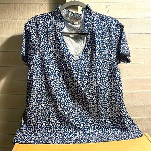 Offbrand, new, Flattering top, polyester white with yellow flowers, navy blue